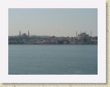 DSC00011 * Istanbul ct europen : la mosque bleue  droite avec ses 6 minarets et Ste Sophie  gauche * Istanbul ct europen : la mosque bleue  droite avec ses 6 minarets et Ste Sophie  gauche * 448 x 336 * (95KB)