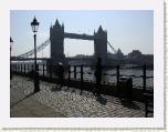 CIMG1188 * Le tower bridge et la tache noire au lilieu, it's me... * 800 x 600 * (378KB)