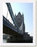 CIMG1193 * Le tower bridge vu du dessous... * 600 x 800 * (313KB)
