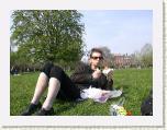CIMG1222 * Pic-nic dans Kensington Gardens avec vue sur le Kensington Palace où a vécu Diana. * 800 x 600 * (482KB)