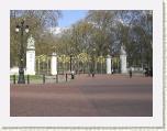 CIMG1307 * L'entrée de St James Park (ou Green Park ?) * 800 x 600 * (461KB)
