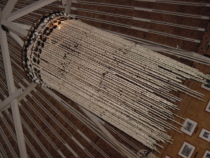 Des lustres de coquillages