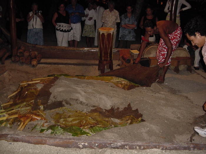 Ouverture du four tahitien